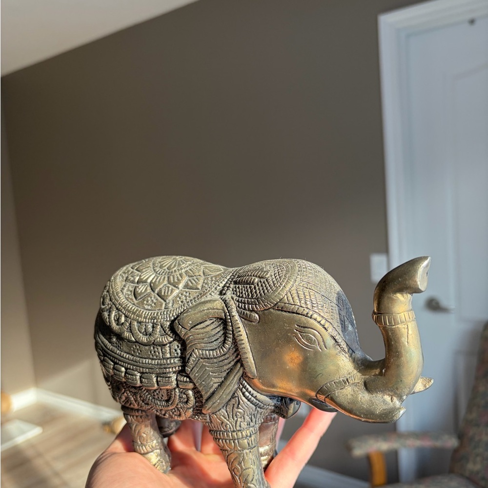 Silver Elephant decor